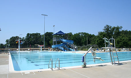 veterans memorial pool hours